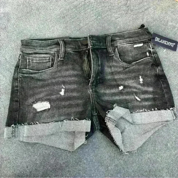 NEW Blanknyc (MSRP:$68) The Fulton Distressed Roll Up Jean shorts by Blank NYC - Picture 10 of 11